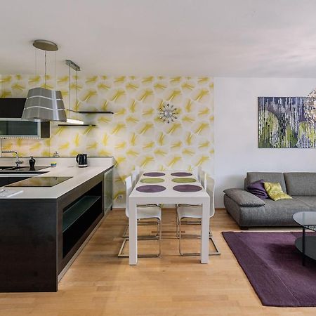 Apartment Family Bratislava Parking Slot Included! ภายนอก รูปภาพ