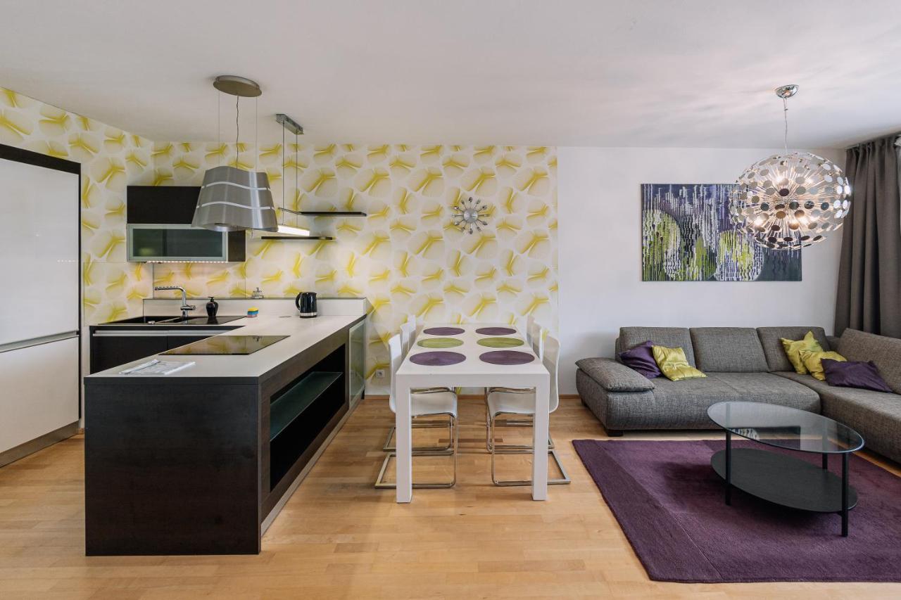 Apartment Family Bratislava Parking Slot Included! ภายนอก รูปภาพ