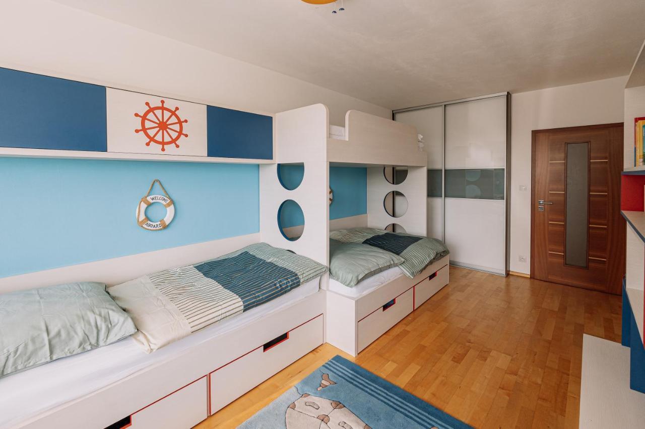 Apartment Family Bratislava Parking Slot Included! ภายนอก รูปภาพ