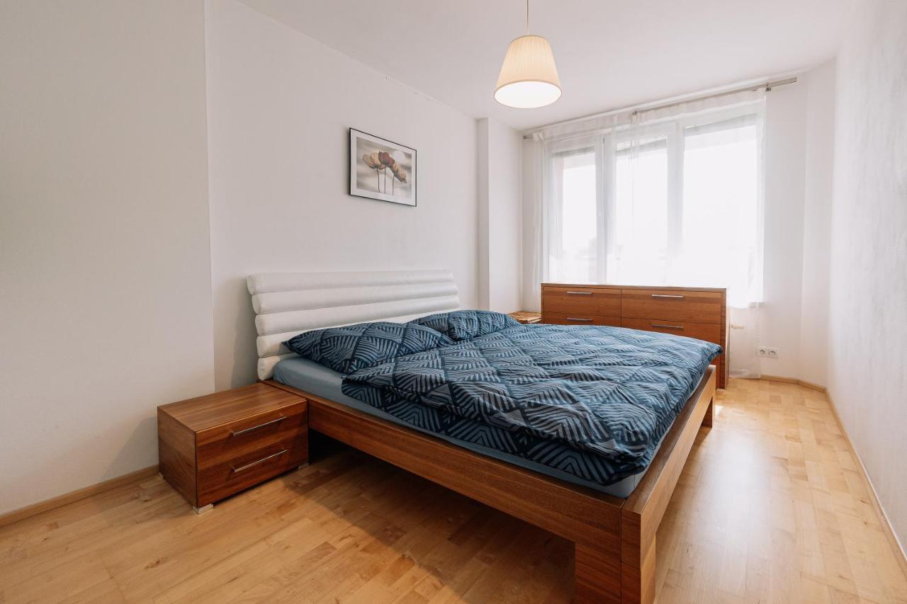 Apartment Family Bratislava Parking Slot Included! ภายนอก รูปภาพ